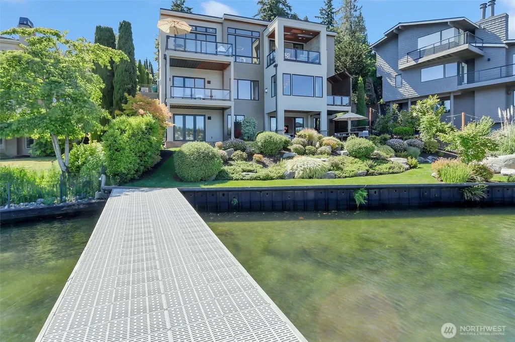 6922 96th Avenue SE Mercer Island WA 98040