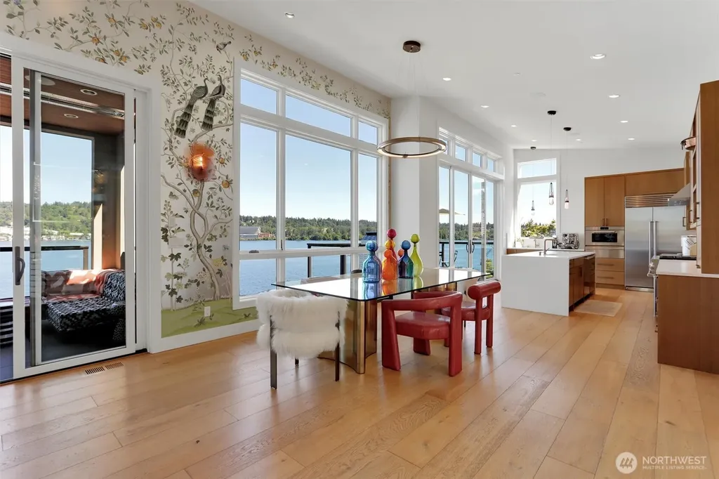 6922 96th Avenue SE Mercer Island WA 98040