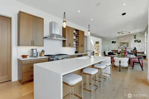 6922 96th Avenue SE Mercer Island WA 98040