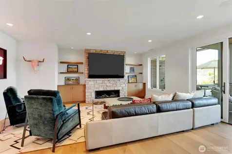 6922 96th Avenue SE Mercer Island WA 98040
