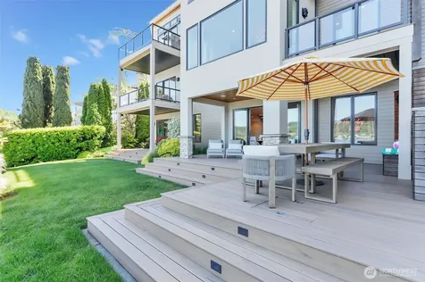 6922 96th Avenue SE Mercer Island WA 98040