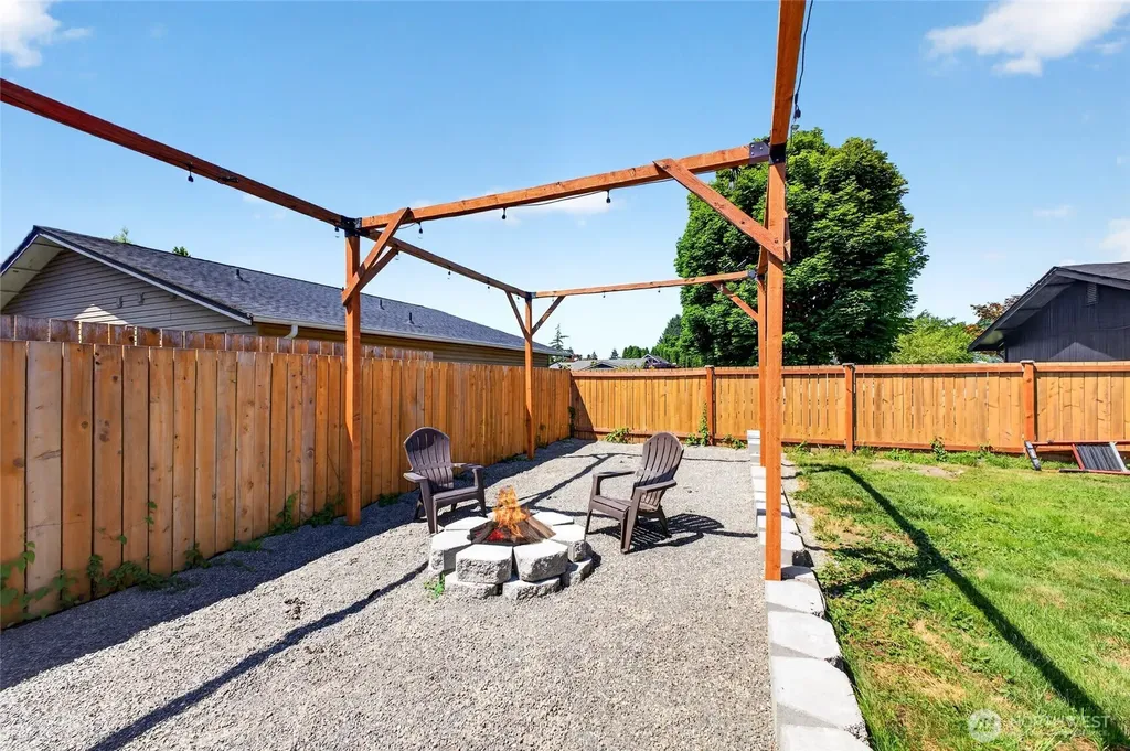 405 Johnson Street Enumclaw WA 98022