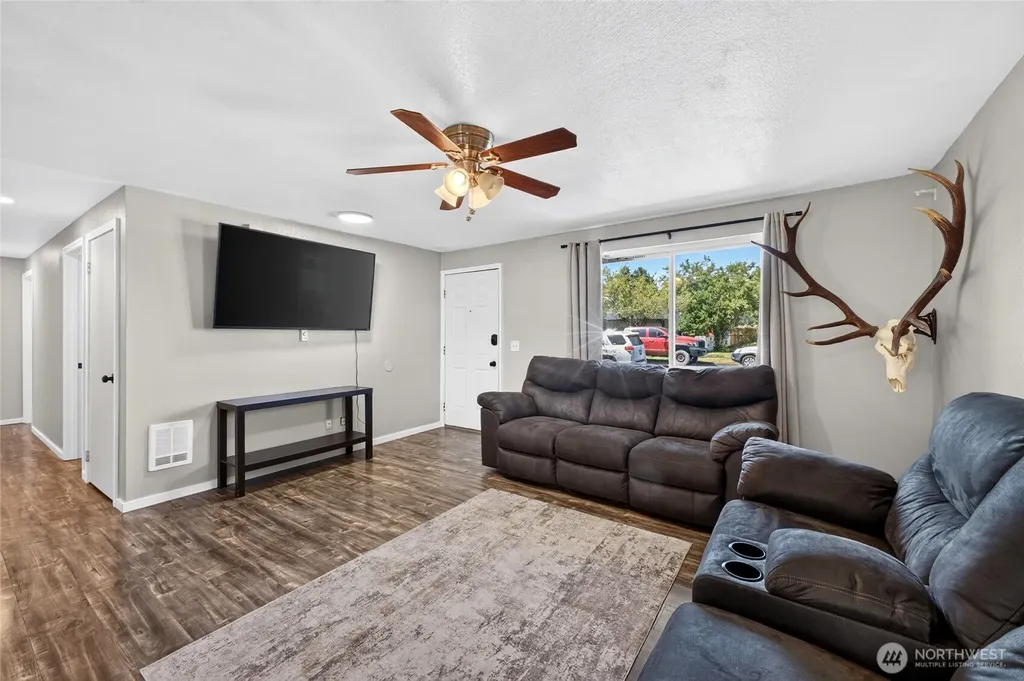 405 Johnson Street Enumclaw WA 98022