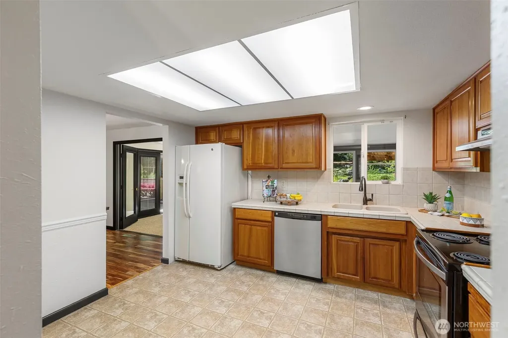 14203 Thomas Drive NW Silverdale WA 98383