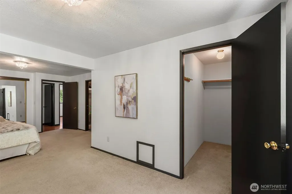 14203 Thomas Drive NW Silverdale WA 98383