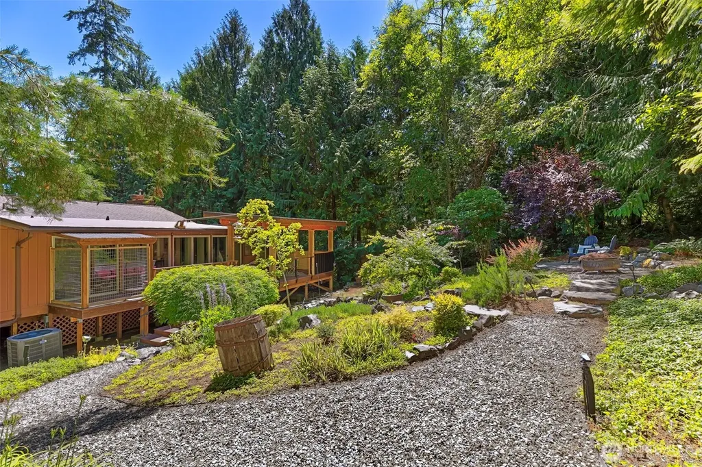 14203 Thomas Drive NW Silverdale WA 98383