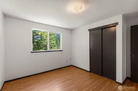 14203 Thomas Drive NW Silverdale WA 98383