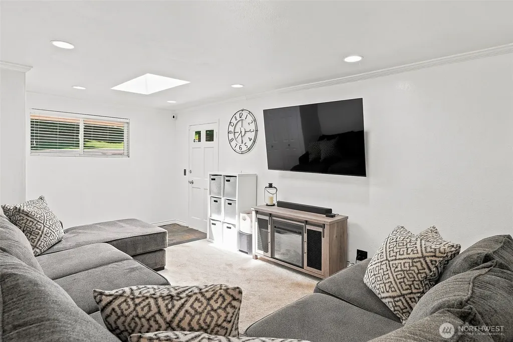 20209 83rd Avenue W Edmonds WA 98026