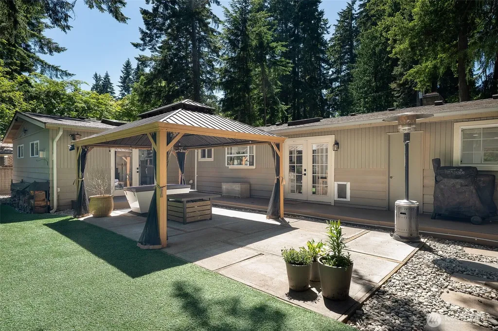 20209 83rd Avenue W Edmonds WA 98026