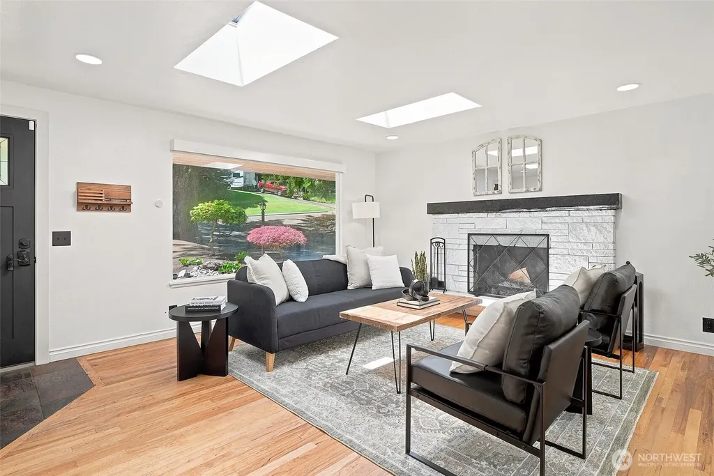 20209 83rd Avenue W Edmonds WA 98026