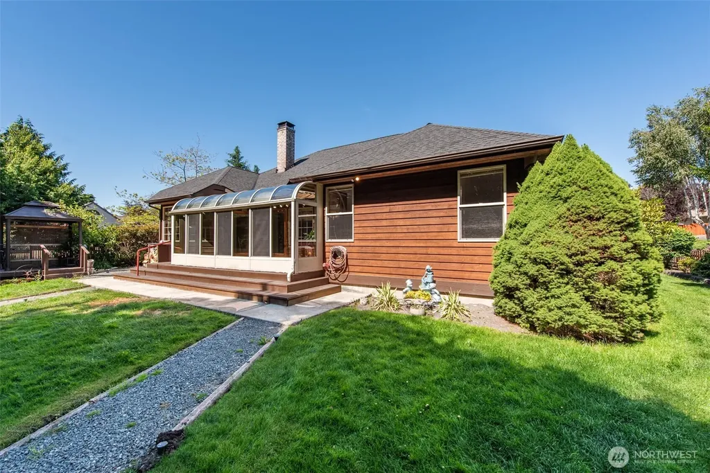 250 Vista View Drive Sequim WA 98382