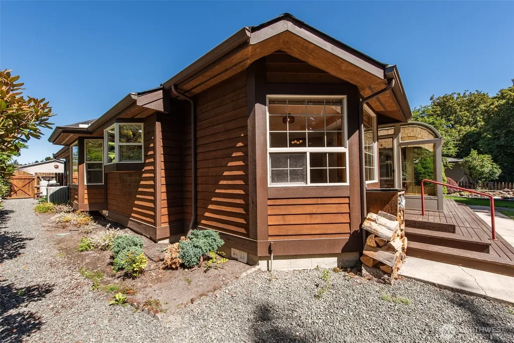 250 Vista View Drive Sequim WA 98382