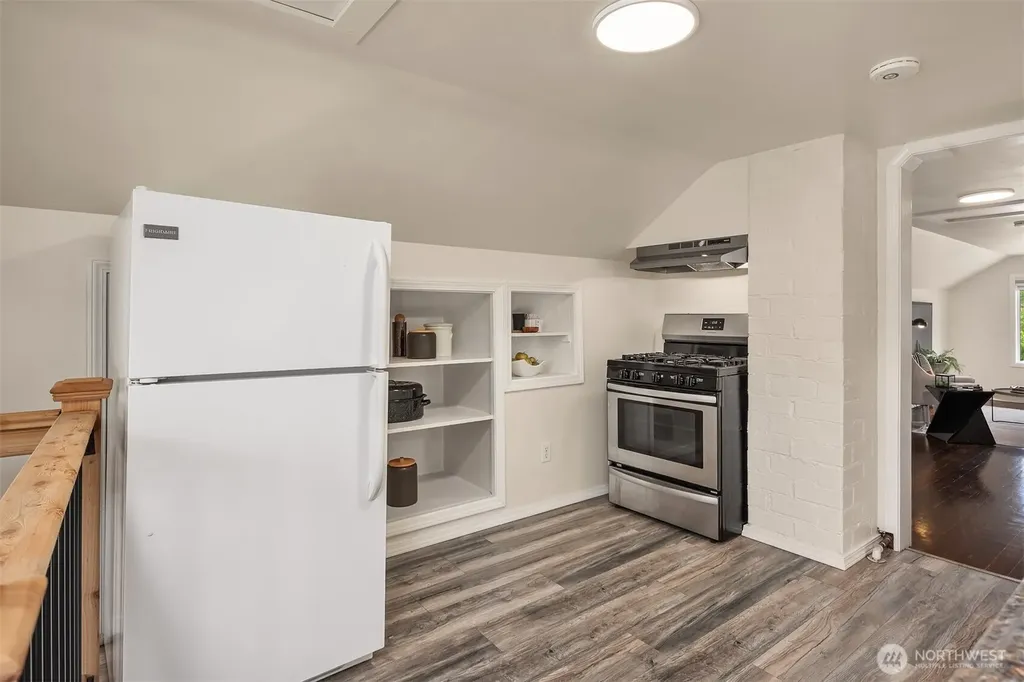 251 Meadow Avenue N Renton WA 98057