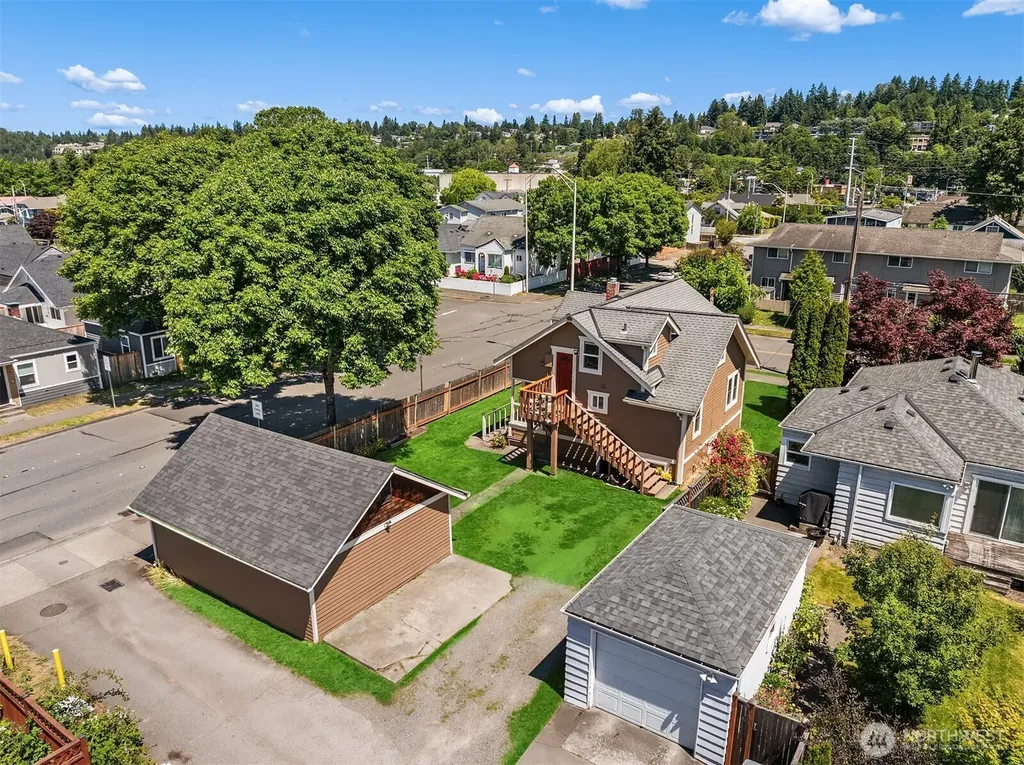 251 Meadow Avenue N Renton WA 98057
