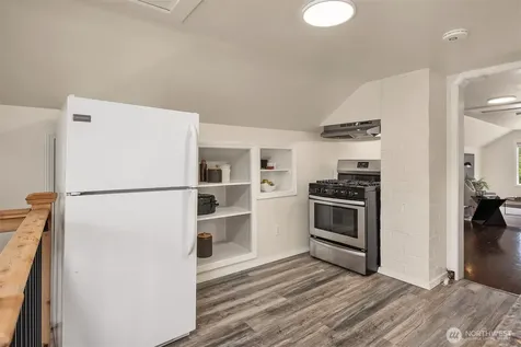 251 Meadow Avenue N Renton WA 98057