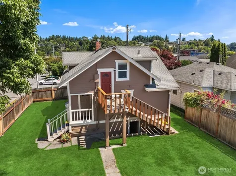 251 Meadow Avenue N Renton WA 98057