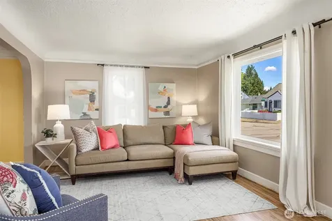 251 Meadow Avenue N Renton WA 98057
