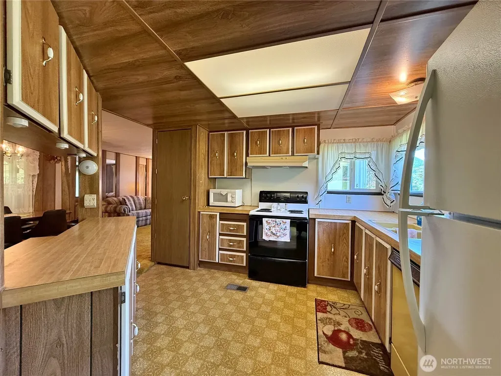 1521 Main Avenue Morton WA 98356