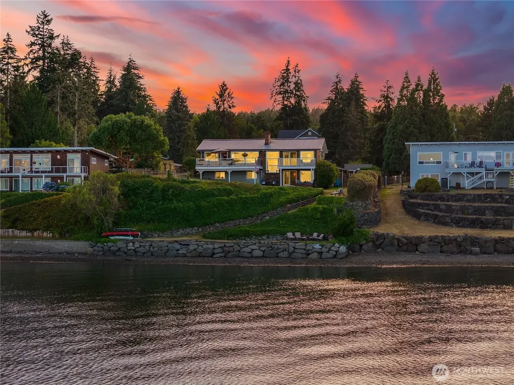 969 12th Avenue Fox Island WA 98333