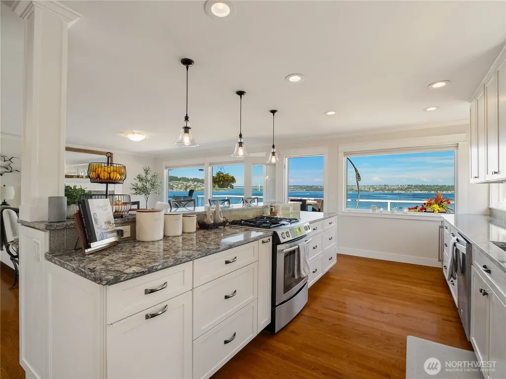 969 12th Avenue Fox Island WA 98333