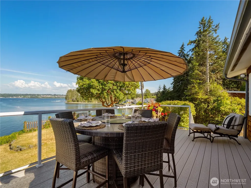 969 12th Avenue Fox Island WA 98333