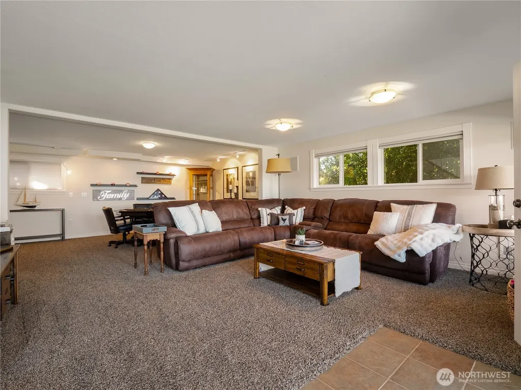 969 12th Avenue Fox Island WA 98333