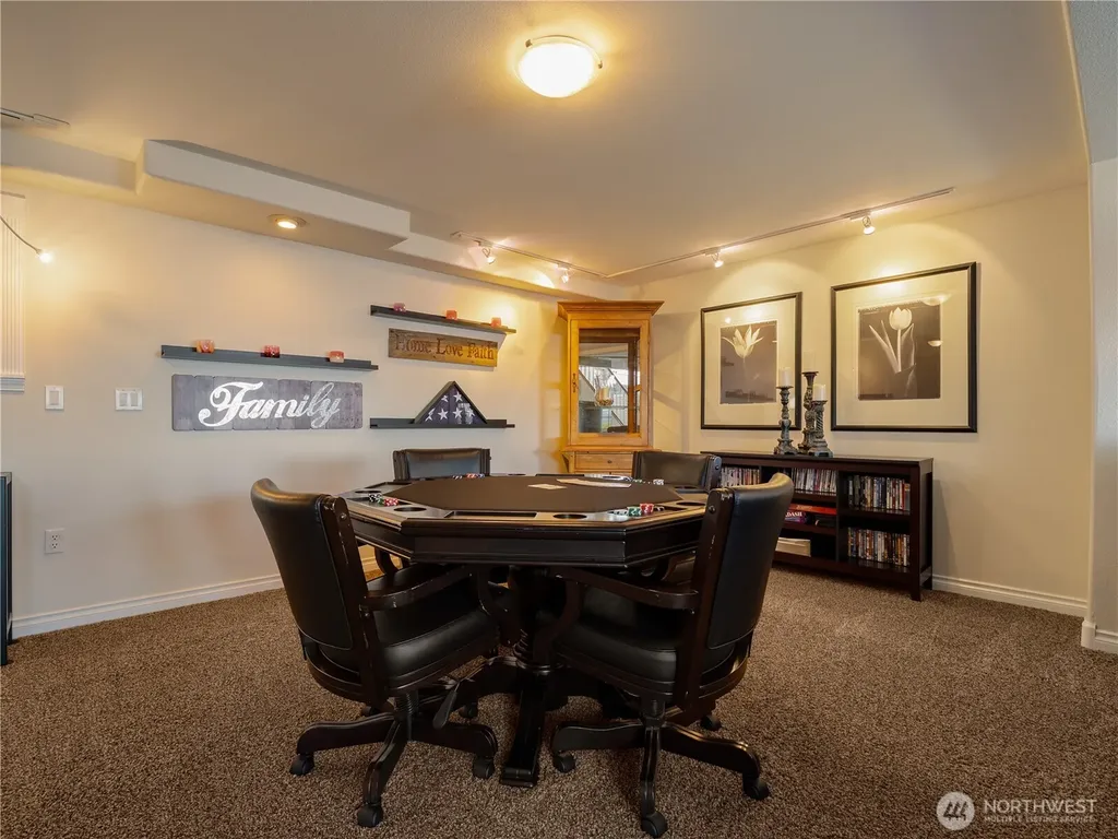 969 12th Avenue Fox Island WA 98333