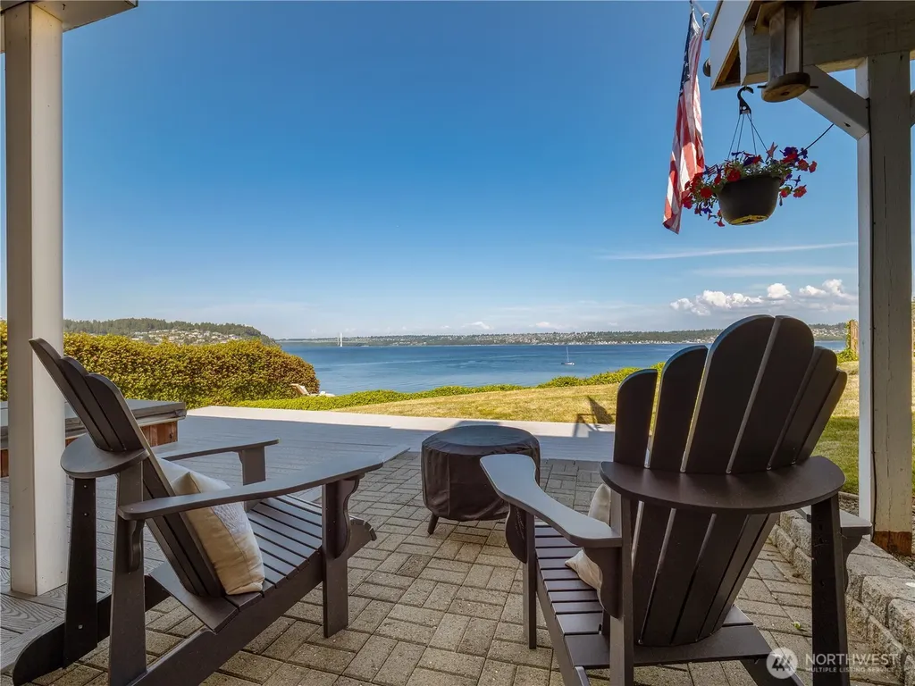 969 12th Avenue Fox Island WA 98333
