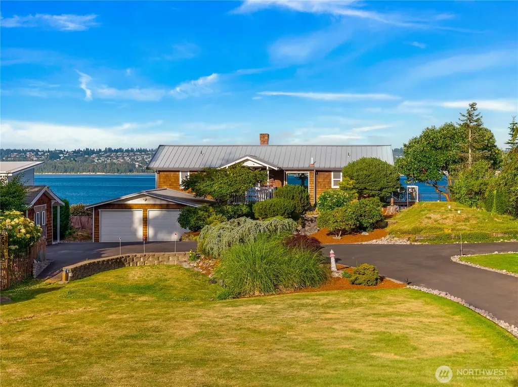 969 12th Avenue Fox Island WA 98333