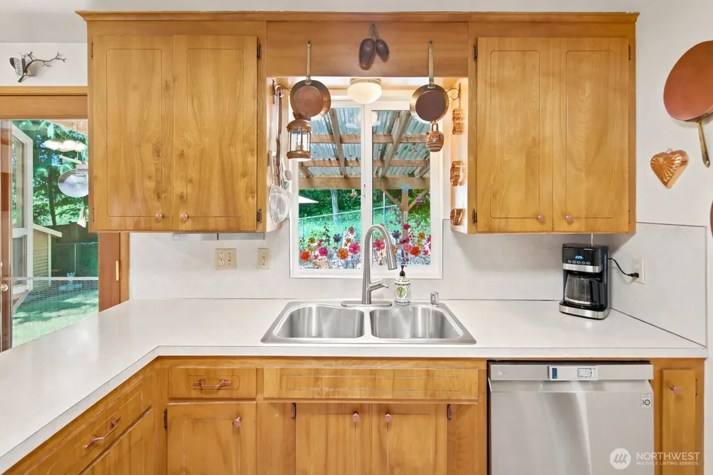 3610 NE 197th Street Lake Forest Park WA 98155