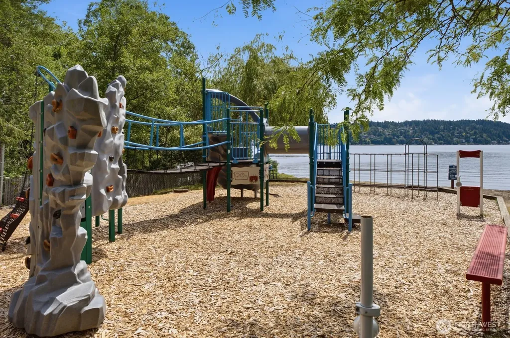 3610 NE 197th Street Lake Forest Park WA 98155