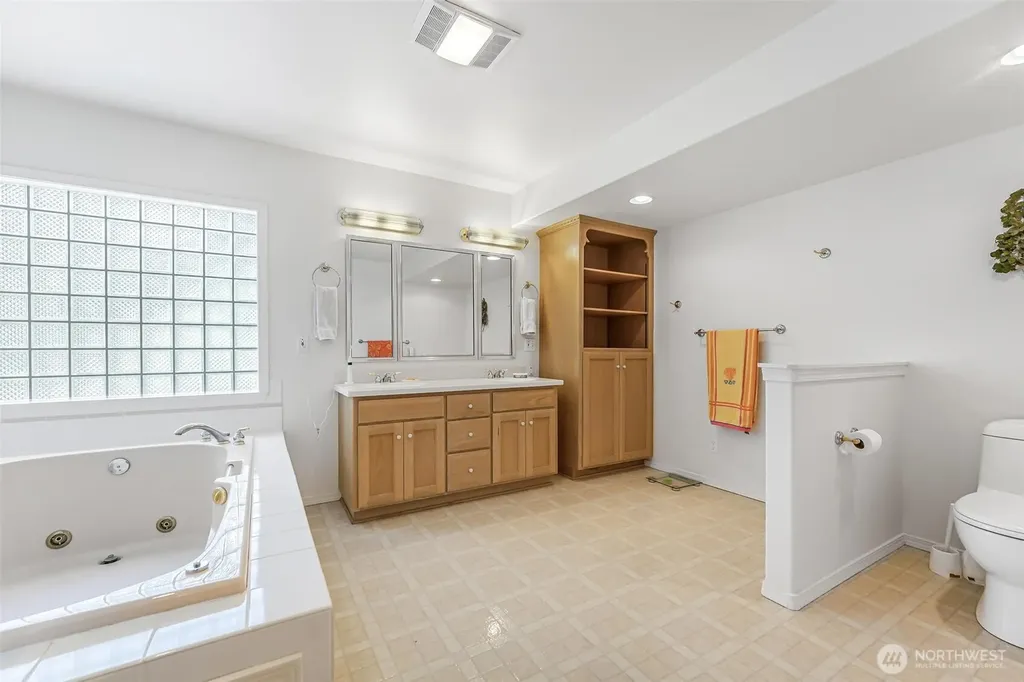 4098 S Camano Drive Camano Island WA 98282