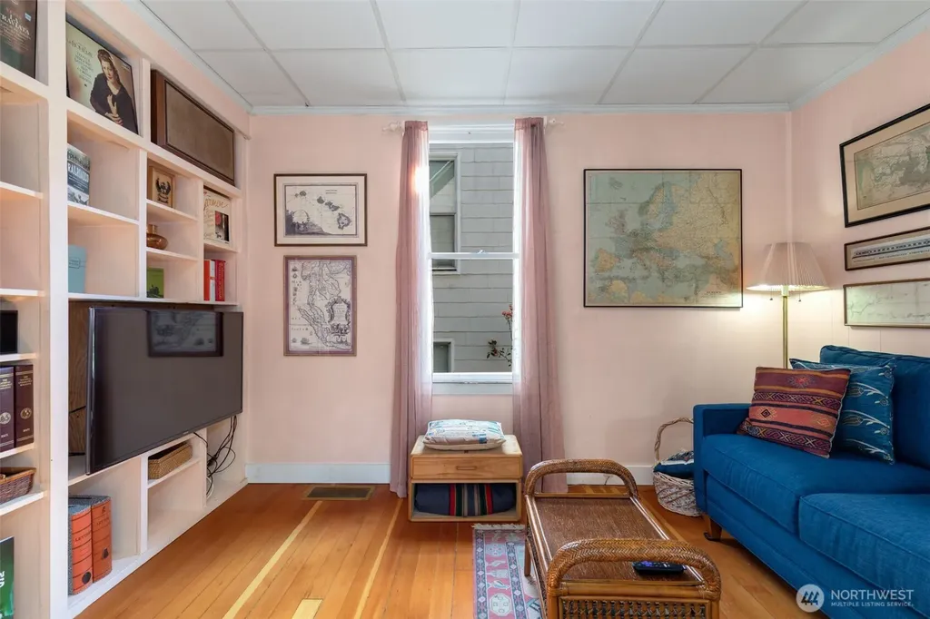 1631 N 54 Street Seattle WA 98103