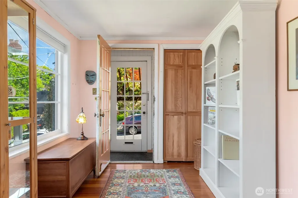 1631 N 54 Street Seattle WA 98103