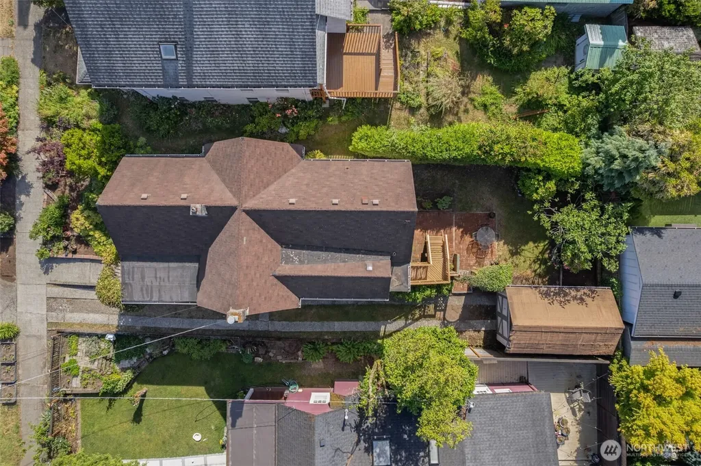 1631 N 54 Street Seattle WA 98103