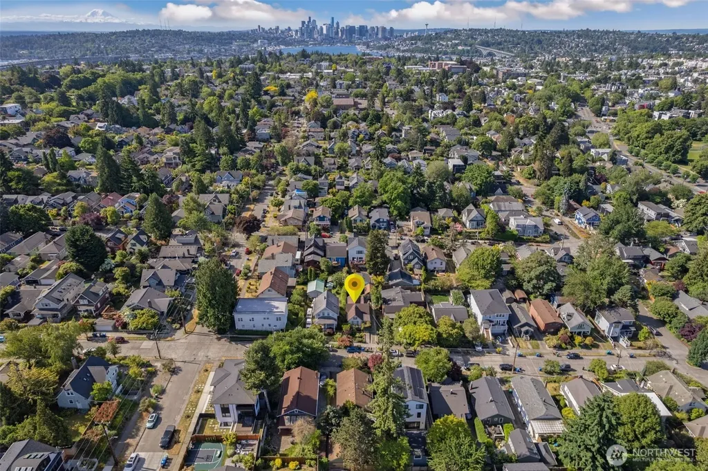 1631 N 54 Street Seattle WA 98103