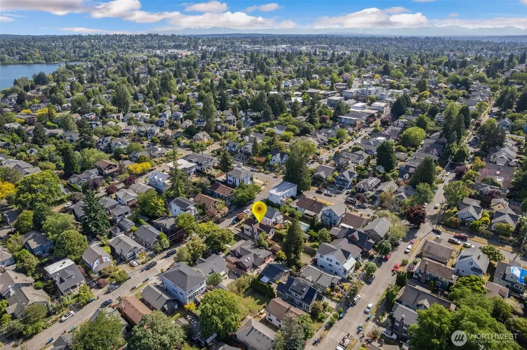 1631 N 54 Street Seattle WA 98103