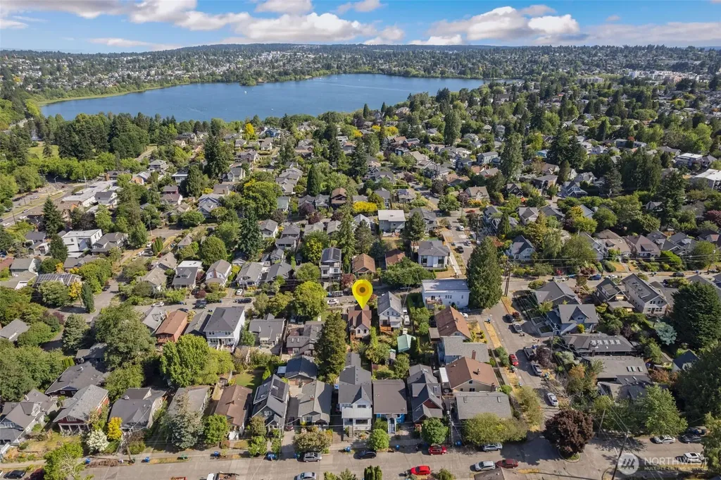 1631 N 54 Street Seattle WA 98103