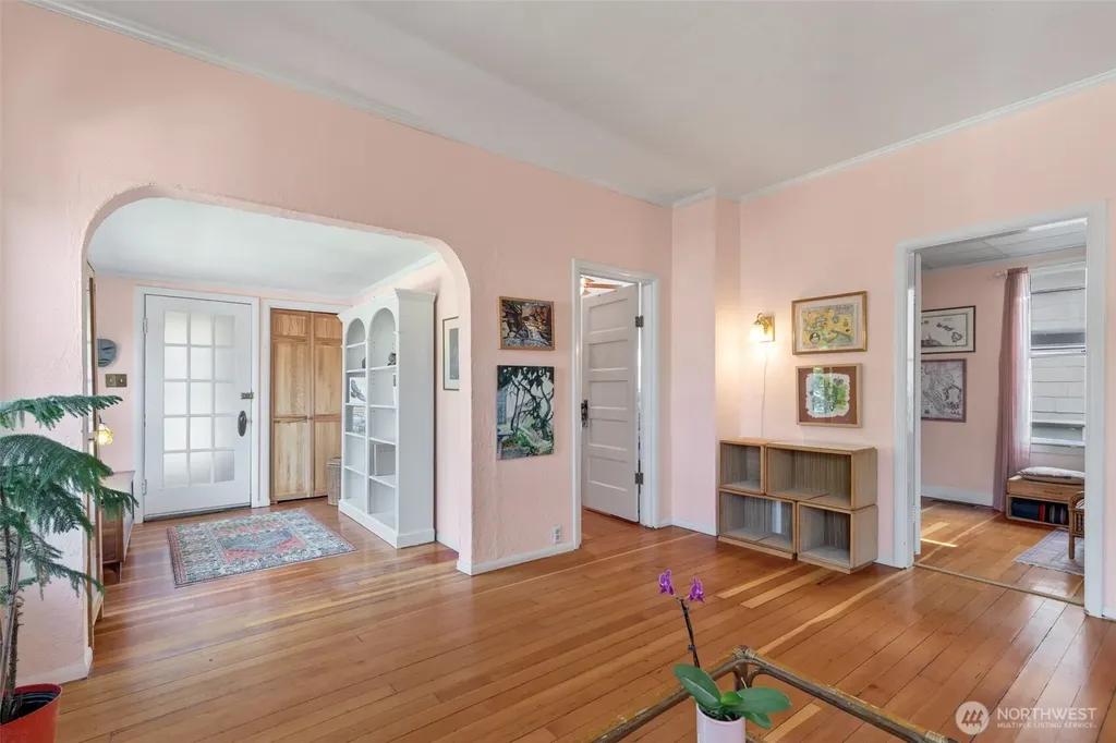 1631 N 54 Street Seattle WA 98103