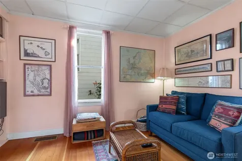 1631 N 54 Street Seattle WA 98103