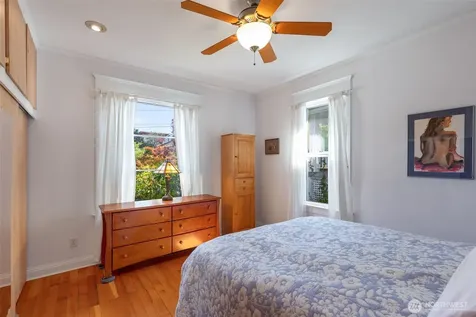 1631 N 54 Street Seattle WA 98103