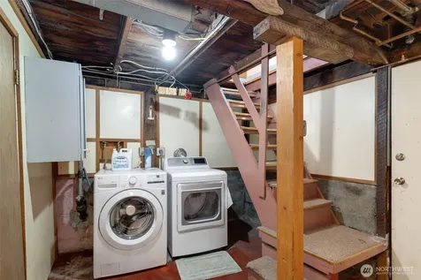 1631 N 54 Street Seattle WA 98103