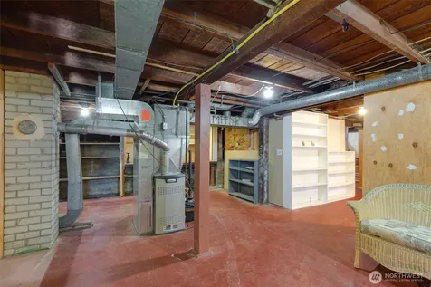 1631 N 54 Street Seattle WA 98103