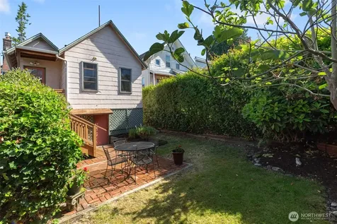 1631 N 54 Street Seattle WA 98103
