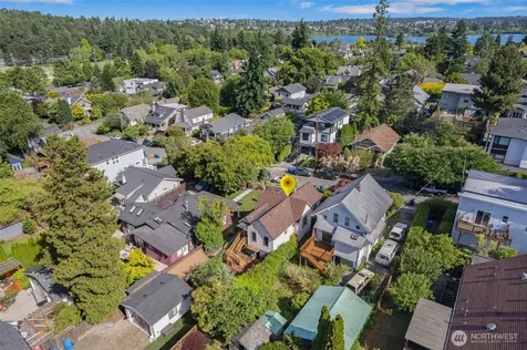 1631 N 54 Street Seattle WA 98103