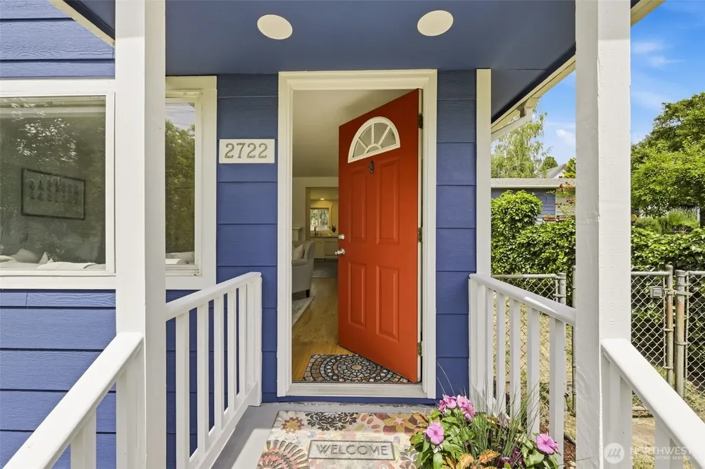 2722 NE Blakeley Street Seattle WA 98105
