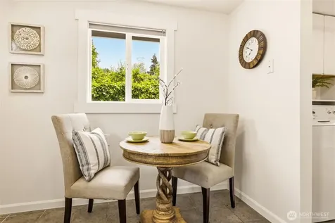2722 NE Blakeley Street Seattle WA 98105