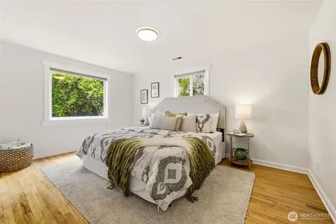 2722 NE Blakeley Street Seattle WA 98105