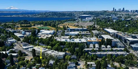 2722 NE Blakeley Street Seattle WA 98105