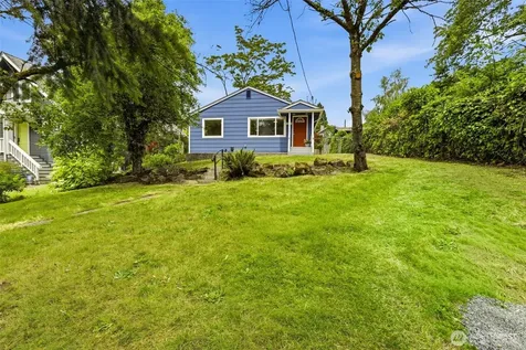 2722 NE Blakeley Street Seattle WA 98105